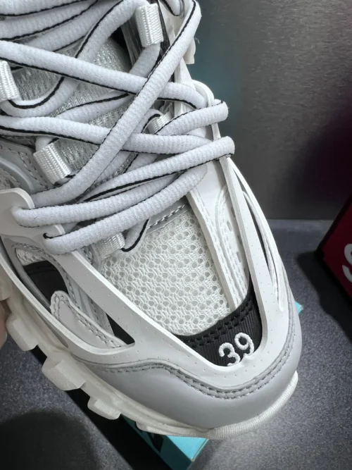 Balenciaga Tess Sneakers Style 0021