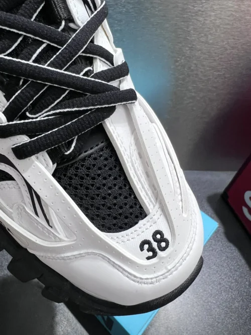 Balenciaga Tess Sneakers Style 0027