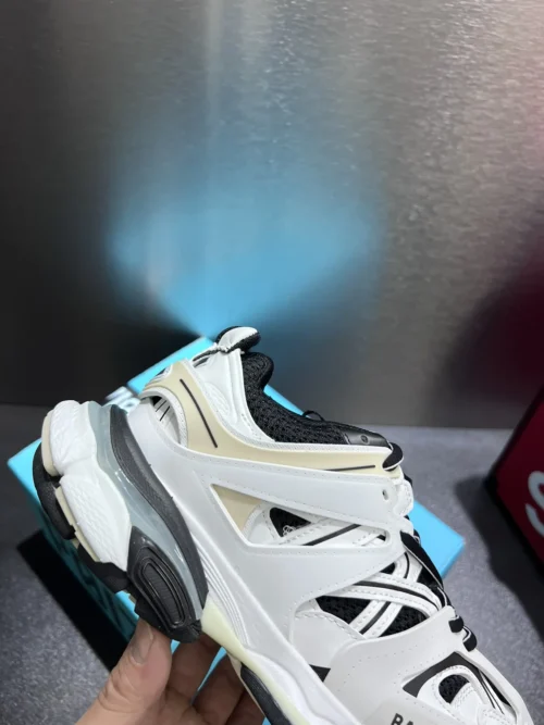 Balenciaga Tess Sneakers Style 0027