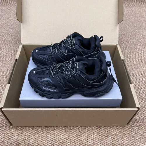 Balenciaga Track 3.0 Leather Chunky Sneakers Style 0100