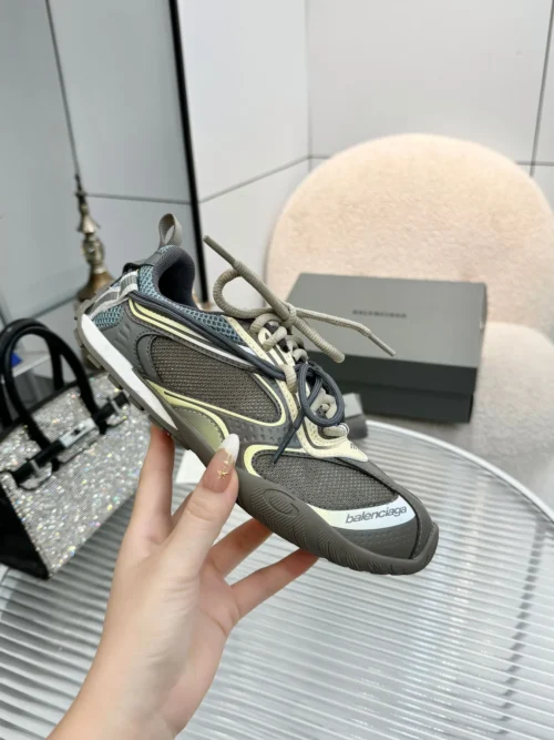Balenciaga Sneakers Style 0111