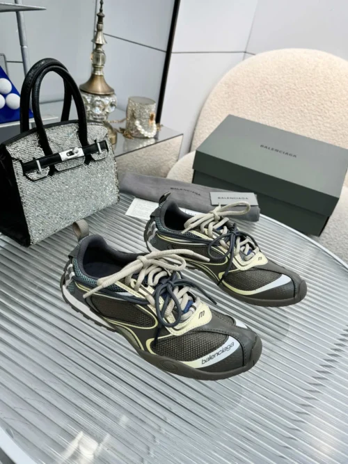 Balenciaga Sneakers Style 0111