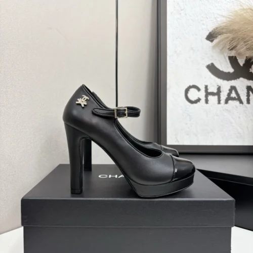 Chanel Black White Pumps