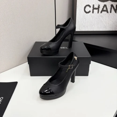 Chanel Black White Pumps