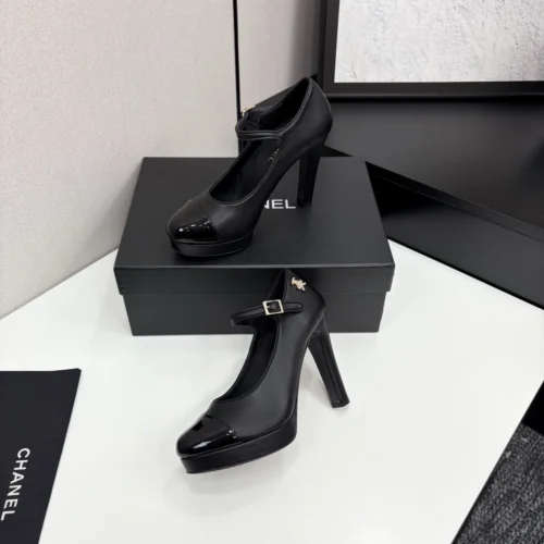 Chanel Black White Pumps