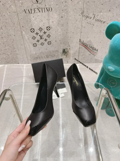Chanel Pumps Style 0681