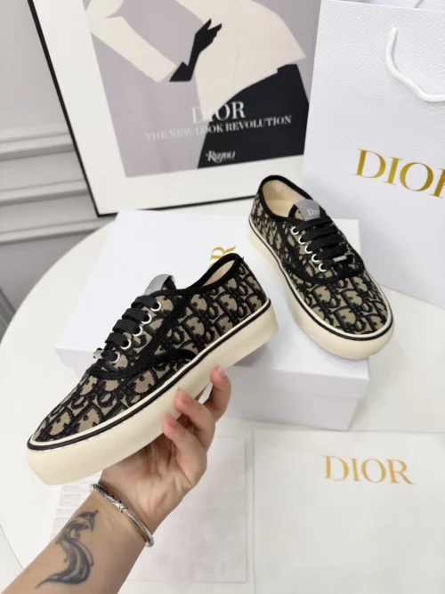 Dior Sneakers Style 0054