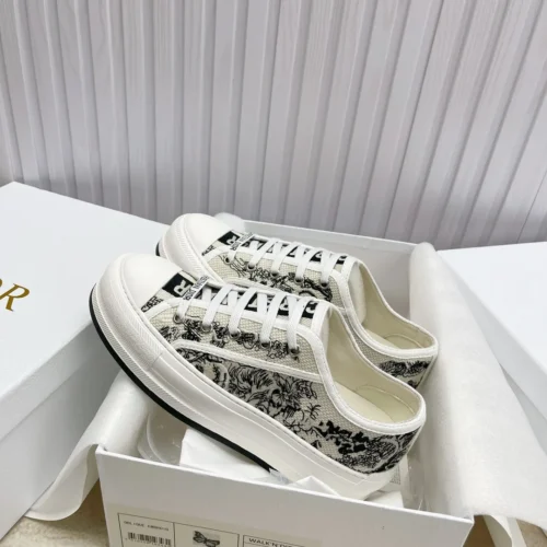 Dior Sneakers Style 0261