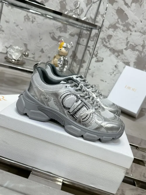 Dior Chrono Chunky Sneakers Style 0323