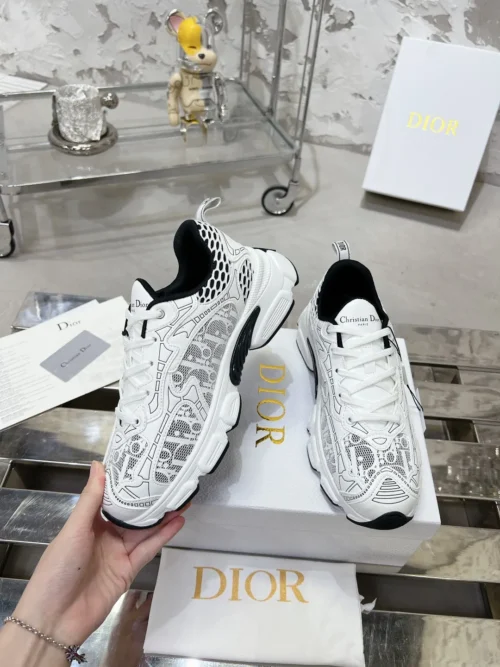 Dior Chrono Chunky Sneakers Style 0325