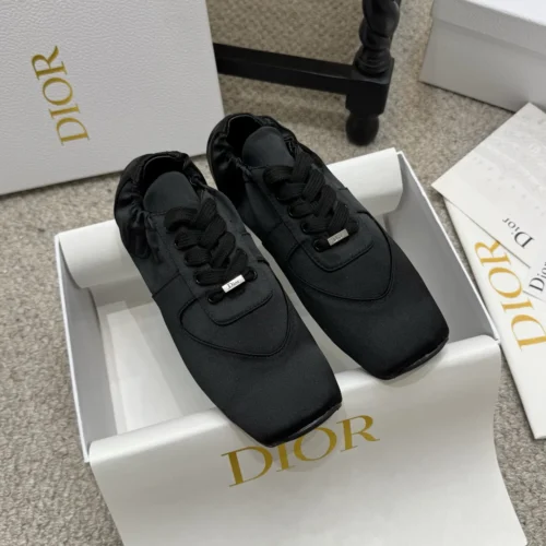 Dior Sneakers Style 0589