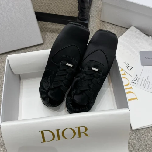 Dior Sneakers Style 0589