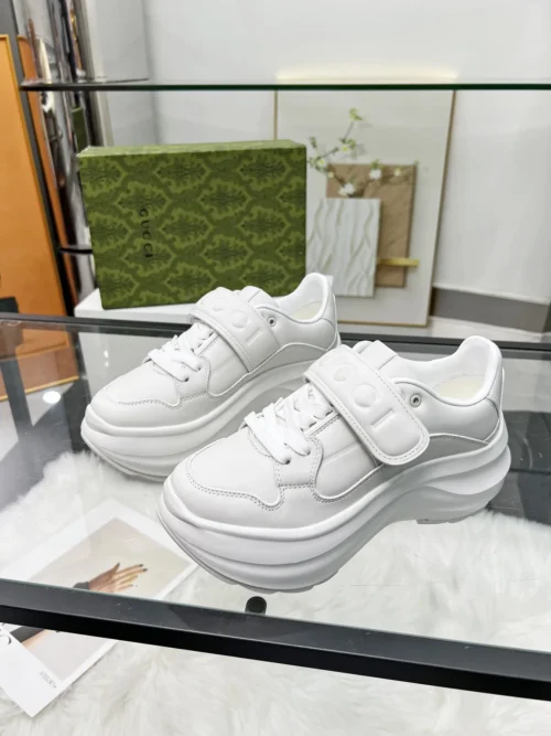 Gucci Off White Leather Sneakers Style 0024