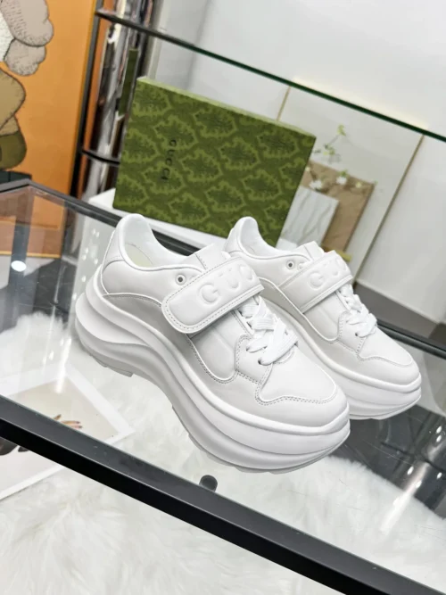 Gucci Off White Leather Sneakers Style 0024
