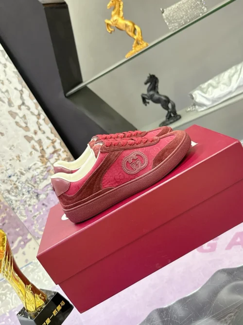 Gucci Off White Sneakers Style 0040
