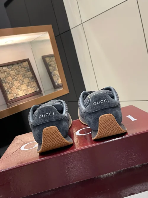 Gucci Sneakers Style 0072