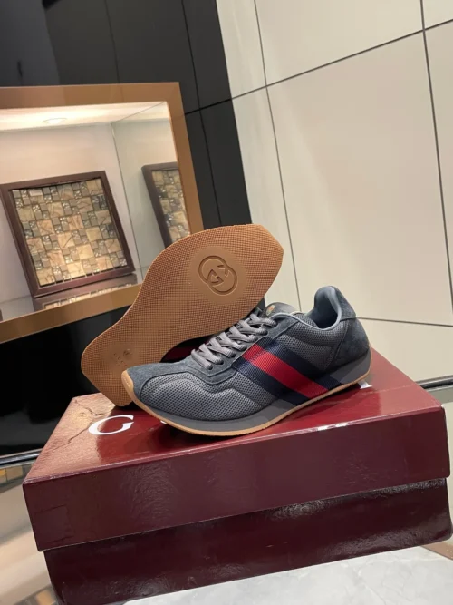 Gucci Sneakers Style 0072