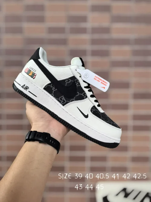 Gucci Leather Sneakers Style 0113