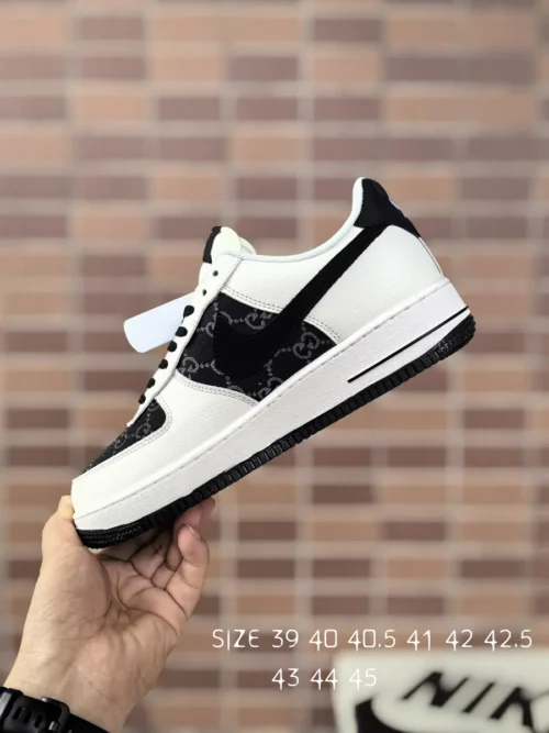 Gucci Leather Sneakers Style 0113