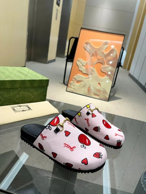 Gucci Lambskin Slides Style 0118