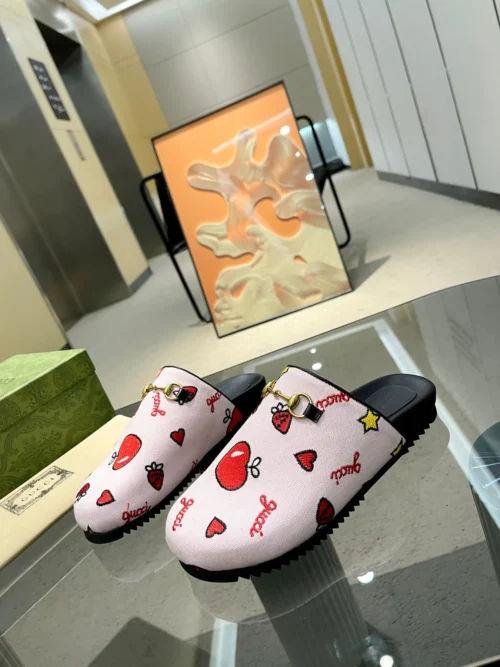 Gucci Lambskin Slides Style 0118