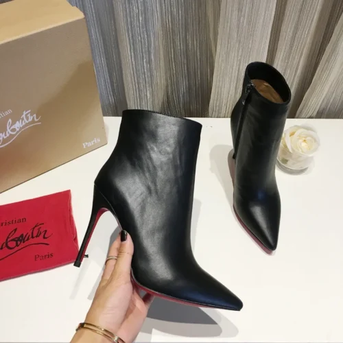 Christian Louboutin Leather Pumps Style 0004