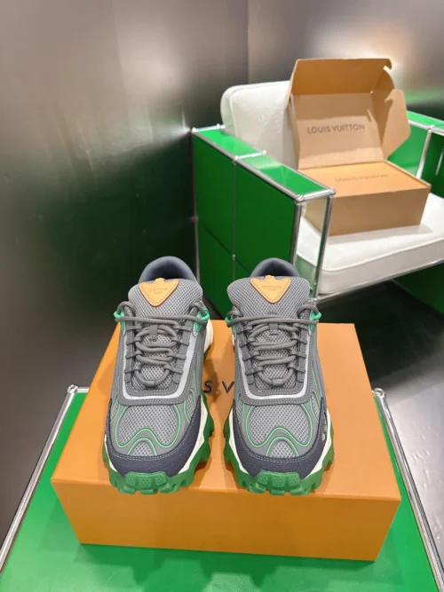 Louis Vuitton Summit Sneakers Style 0004