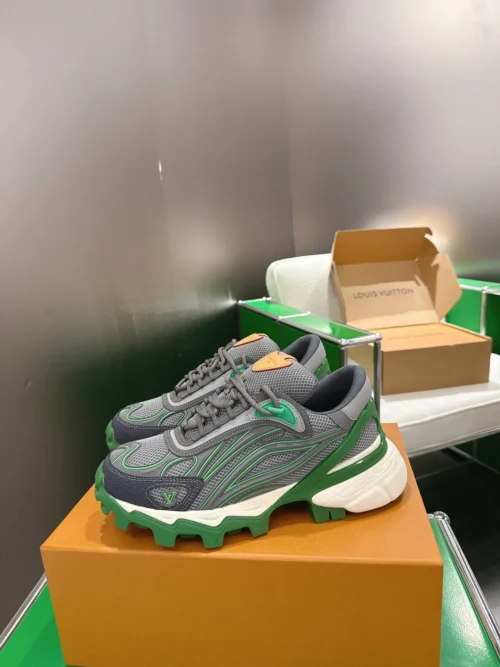 Louis Vuitton Summit Sneakers Style 0004