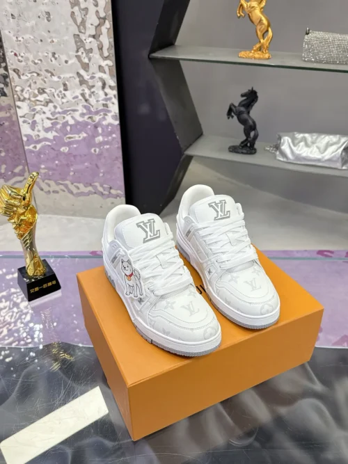 Louis Vuitton Trainer Sneakers Style 0012