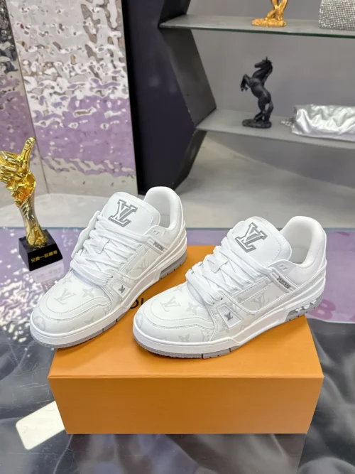 Louis Vuitton Trainer Sneakers Style 0012