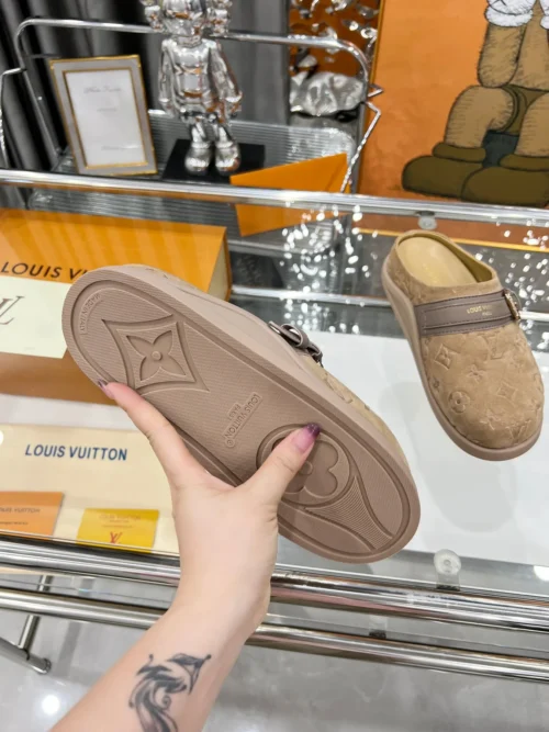 Louis Vuitton LV Easy Leather Slides Style 0016