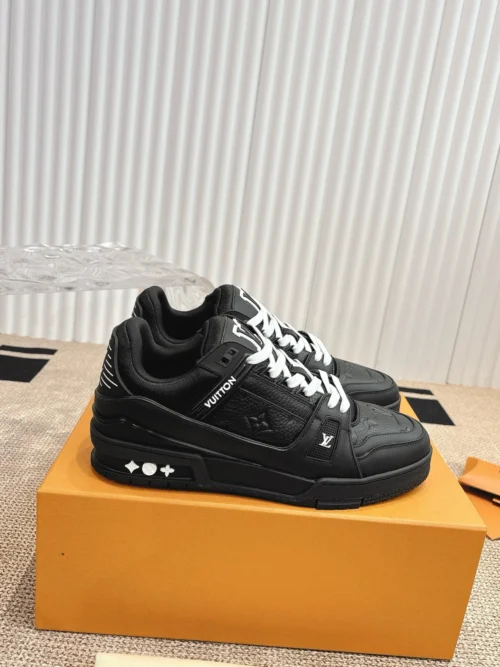 Louis Vuitton Trainer Sneakers Style 0035