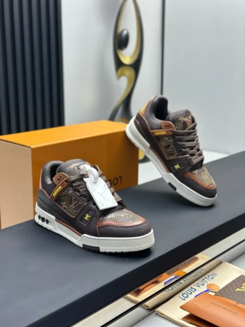 Louis Vuitton Trainer Sneakers Style 0036