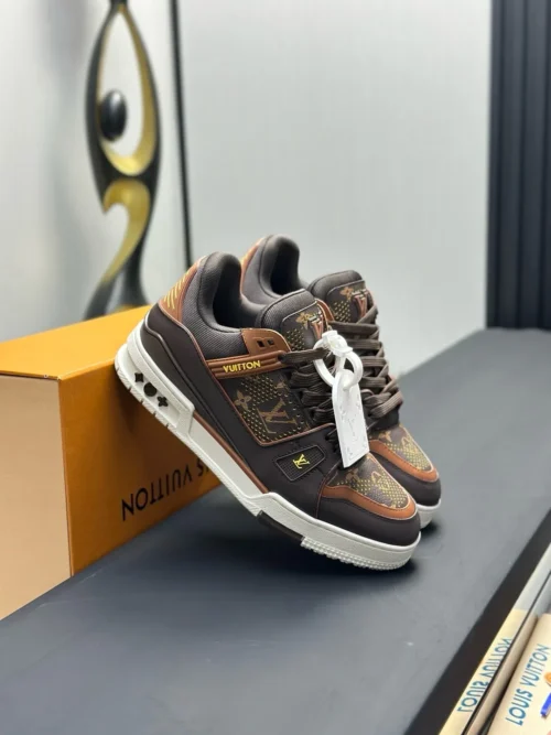 Louis Vuitton Trainer Sneakers Style 0036