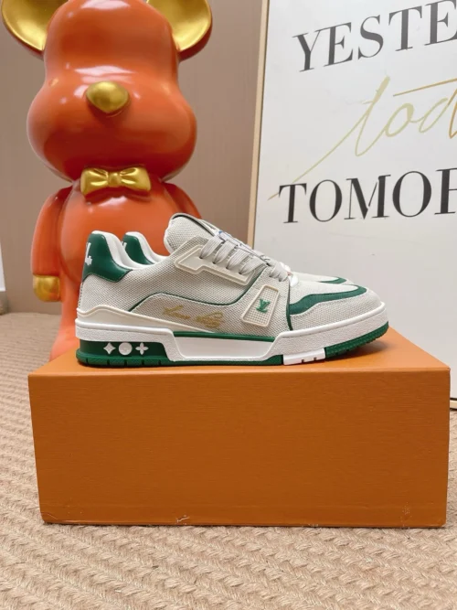 Louis Vuitton Trainer Sneakers Style 0037