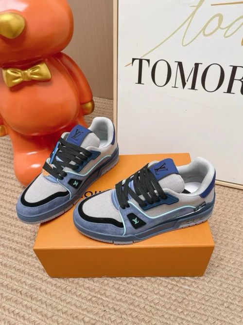 Louis Vuitton Trainer Sneakers Style 0039