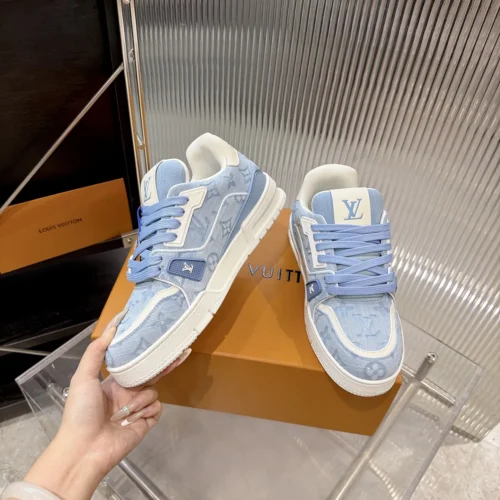 Louis Vuitton Trainer Sneakers Style 0043