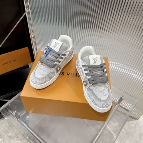 Louis Vuitton Trainer Sneakers Style 0044