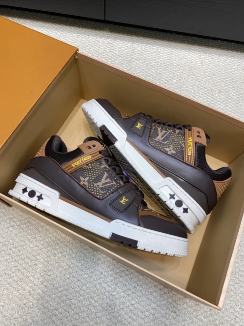 Louis Vuitton Trainer Leather Sneakers Style 0047