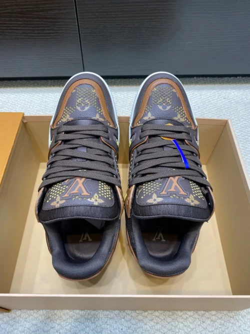 Louis Vuitton Trainer Leather Sneakers Style 0047