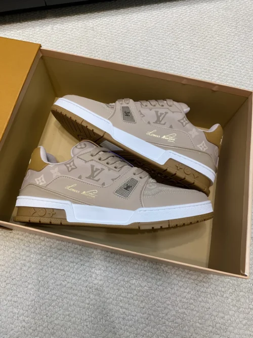 Louis Vuitton Trainer Sneakers Style 0051