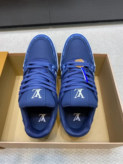 Louis Vuitton Trainer Sneakers Style 0053