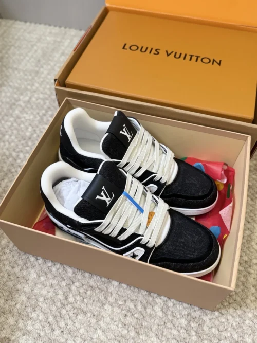 Louis Vuitton Trainer Sneakers Style 0091