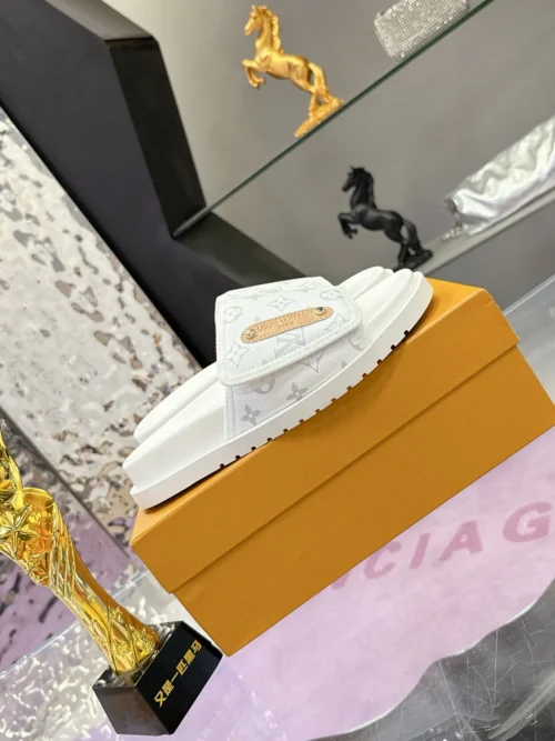 Louis Vuitton Slides Style 0095