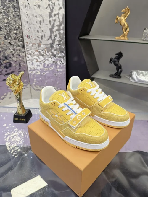 Louis Vuitton Trainer Sneakers Style 0097