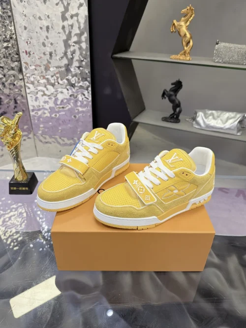 Louis Vuitton Trainer Sneakers Style 0097