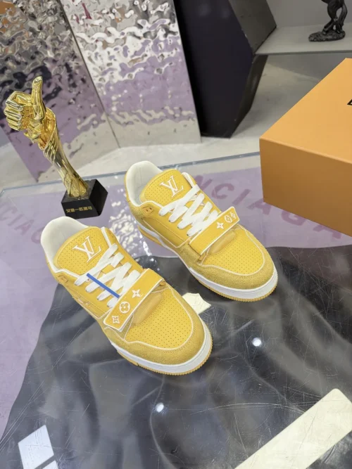 Louis Vuitton Trainer Sneakers Style 0097