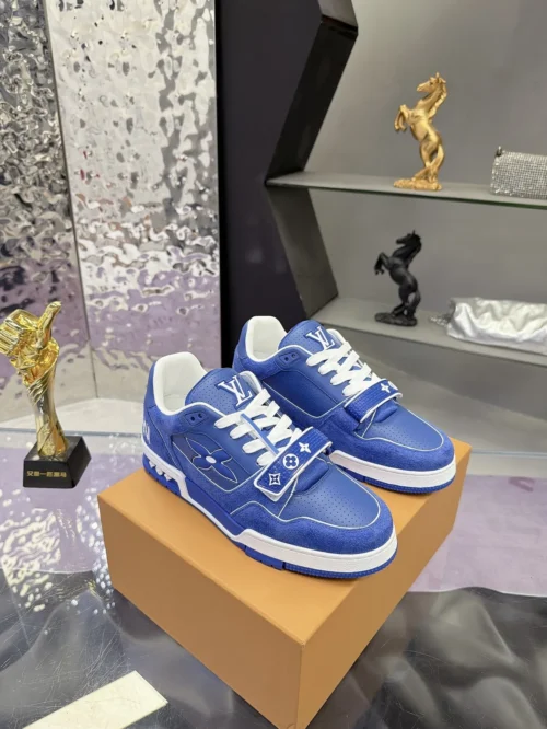 Louis Vuitton Trainer Sneakers Style 0099