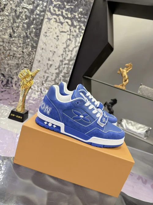 Louis Vuitton Trainer Sneakers Style 0099