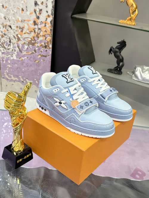 Louis Vuitton Trainer Sneakers Style 0101